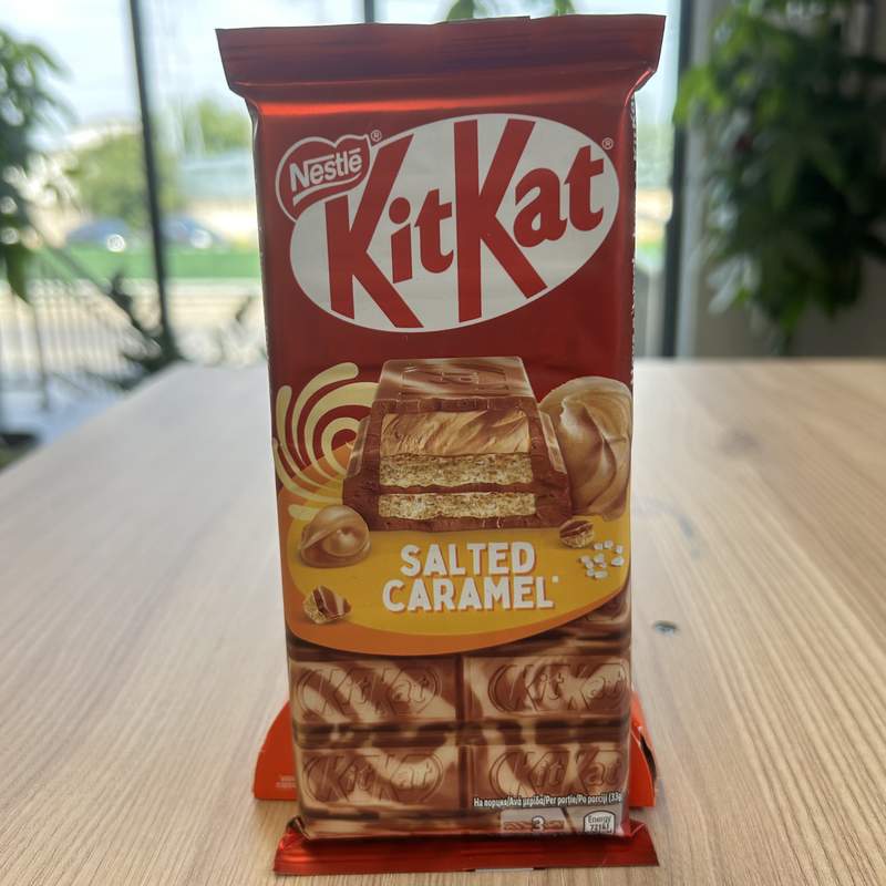 KITKAT TABLETA SALTED CARAMEL 99G
