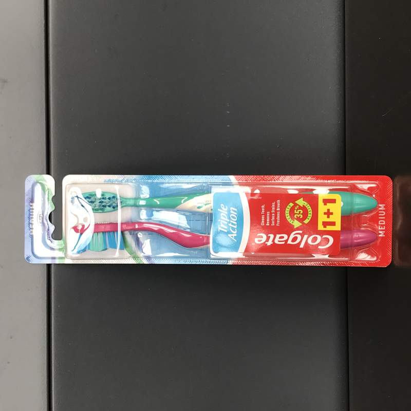 COLGATE PERIUTA DINTI TRIPLE ACTION 2BUC/SET