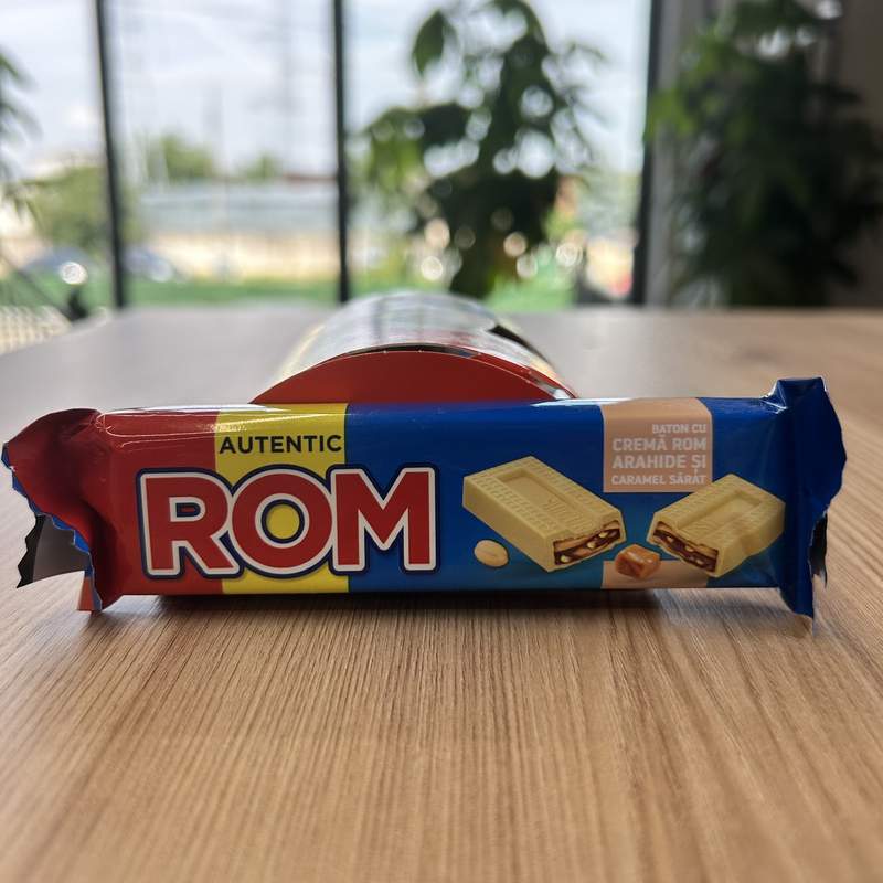 ROM BATON ALB ARAHIDE SI CARAMEL SARAT 44G