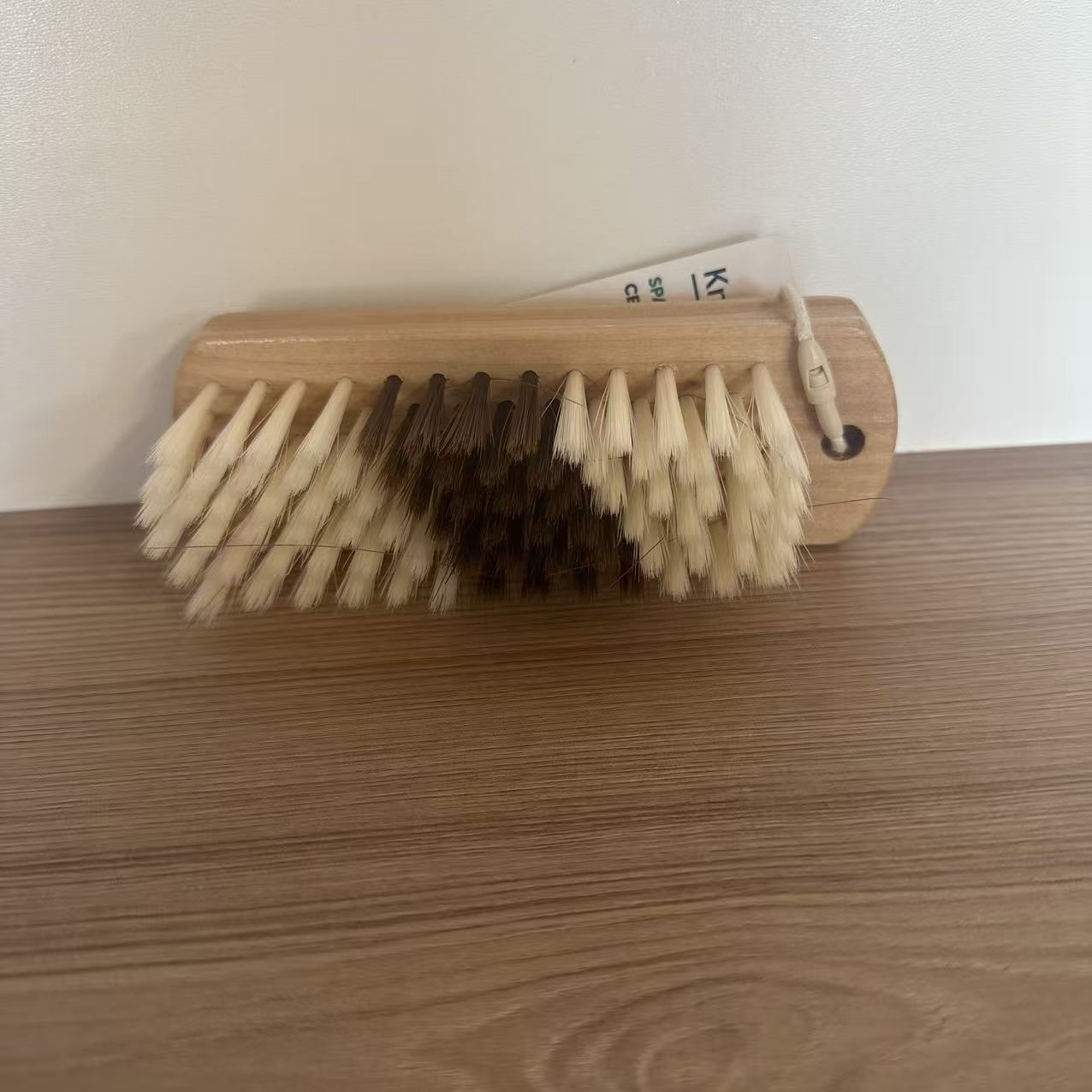 PERIE DIN LEMN PENTRU CURATARE 13.6 X 4.6 X 4.5 CM