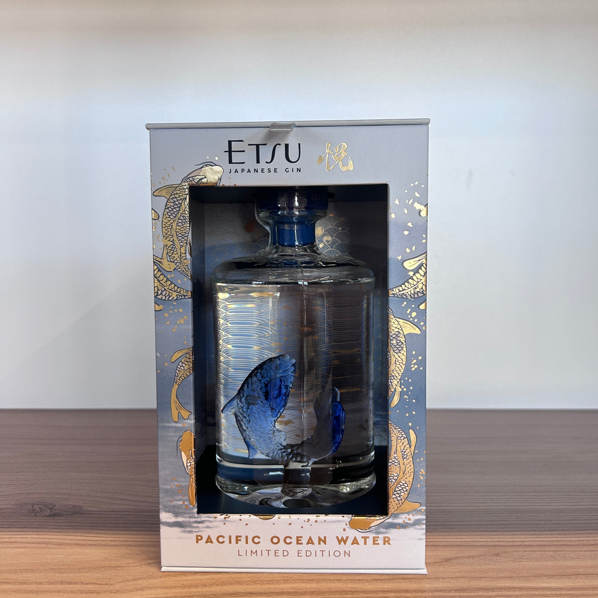 GIN ETSU PACIFIC OCEAN WATER LIMITED EDITION 45% (0.7L ) -SGR