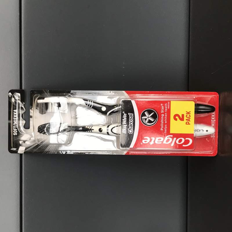 COLGATE PERIUTA DINTI MAX WHITE CHARCOAL SOFT 2BUC/SET