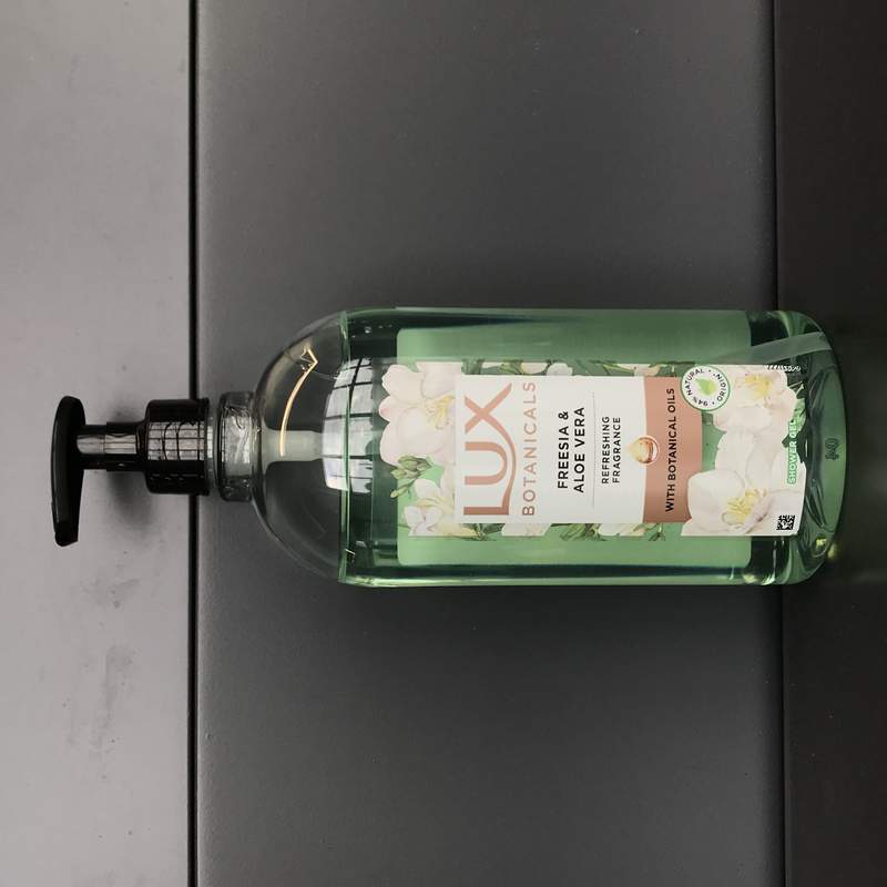 LUX GEL DUS POMPITA 720ML FREZIE & ALOE